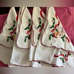 Four Vintage Holiday / Christmas Placemats & napkins - embroidered bells & holly
